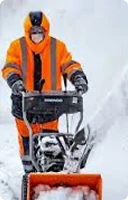 Уборка снега во дворах
